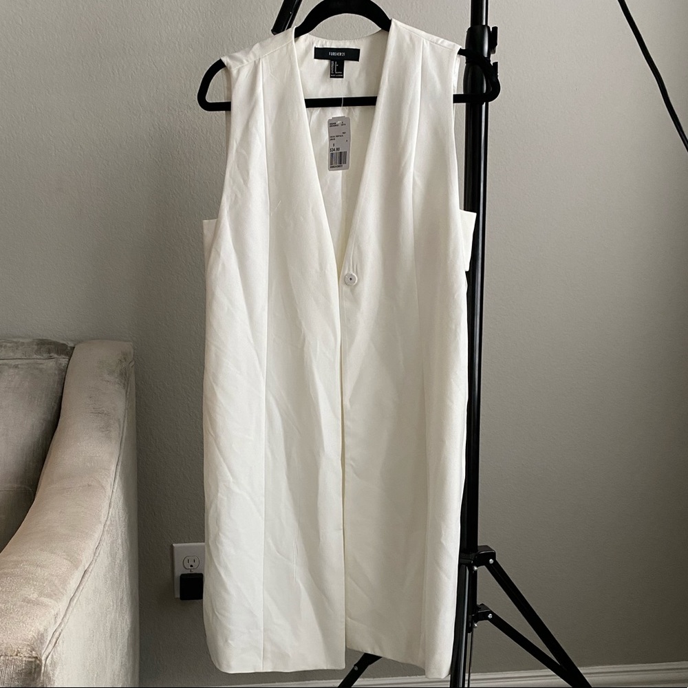 Off White Sleevless Blazer